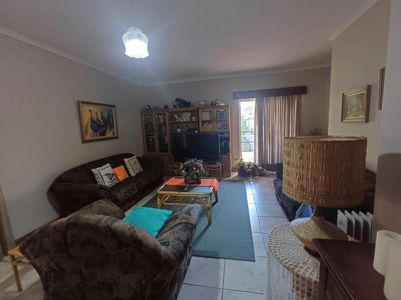 5 Bedroom Property for Sale in Parys Free State